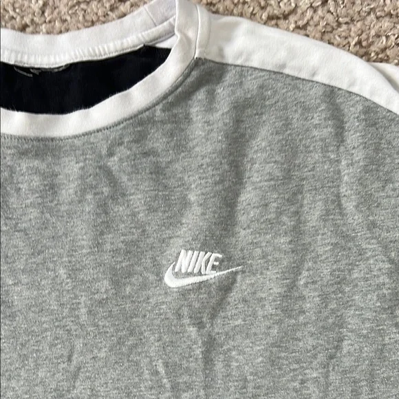 Nike Men's Colorblock Gray and Black Shirt - Picture 2 of 7